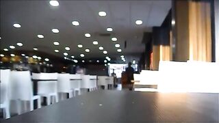 Pornsonick eshibicionist enseña tetitas coñito transparencias en cafetería