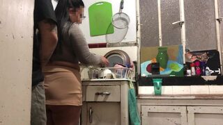 Mi Esposa No Está En Casa, Pero Dejó a Su Hermana Para Que Me Atendiera Al Llegar Del Trabajo