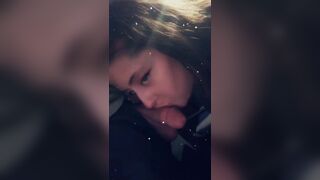 Wife gives delivery man a oral sex