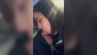 Wife gives delivery man a oral sex