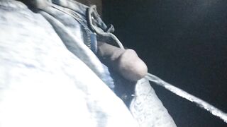 Chap Pissing ???????? Loudly Close Up Oriental Bbc