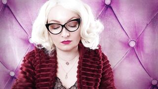 ASMR: double nitrile gloves. Hot sounding SFW (safe for work) movie scene with excellent close-up soundings