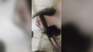 Je me gode avant ma douche