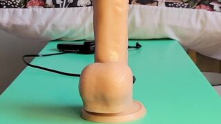 Peaches Creaming on Her Vibrator