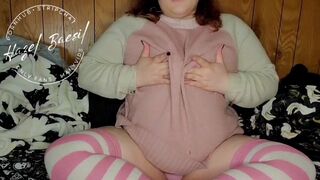 Hazel Baesil Squirts her Brains away