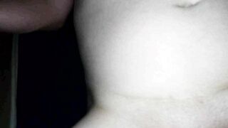 Masturbe (331) with one testicle