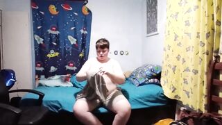 Guy Goes and fingers himself in the booty