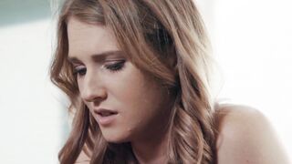 Lesbo Mona Wales analled with dildo before sixtynine