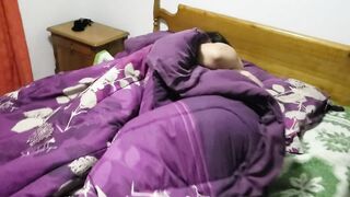 big beautiful woman stepmom gets banged during the time that sharing her daybed with her stepson