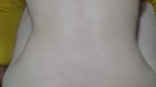 le meto toda mi verga a mi hijstra y me le corro dentro de su coño