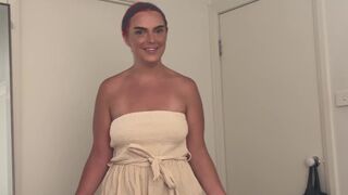 Redhead girlfriend entreats for morning facial