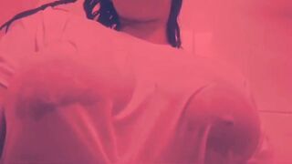 Me acompañas a bañarme?????