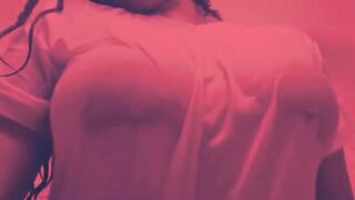 Me acompañas a bañarme?????