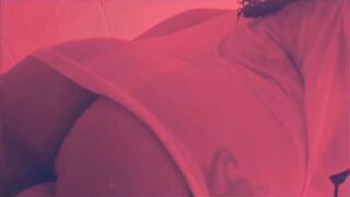 Me acompañas a bañarme?????