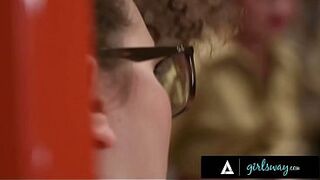 LEG TRIBBING OF HAWT WHITE SEX FEMALE-DOM BY A EBONY BEAUTY & BRUNETTE HAIR BEAUTY THEN EATS HER OUT FROM UNDERNEATH DURING THE TIME THAT TRIBBED face riding like bronco