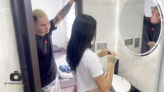 Me follo a mi hermanastra por el culo a cambio de dejarla salir con su nuevo novio.