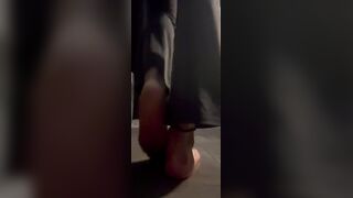 Try not to cum on nice-looking feet