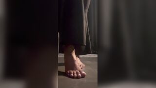 Try not to cum on nice-looking feet