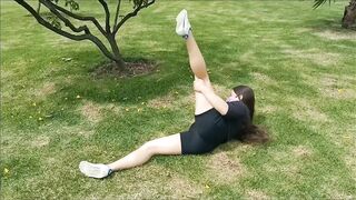 Esposa Puta Le Enseña La Concha Al Mejor Amigo De Su Cornudo Marido En El Parque ¡Adicta Al Swinger!