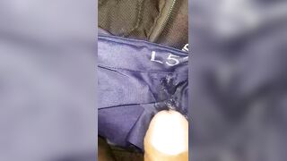 Intenso Orgasmo Stud Mientras Se Corre En Ropa Internal Con Gemidos y leche