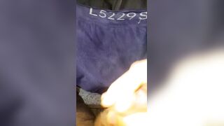 Intenso Orgasmo Stud Mientras Se Corre En Ropa Internal Con Gemidos y leche