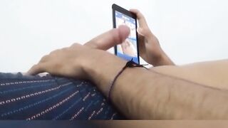Me masturbo viendo vídeos porno ????