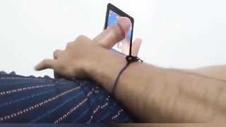 Me masturbo viendo vídeos porno ????