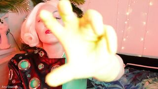 ASMR clip - yellow household gloves