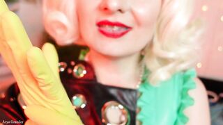 ASMR clip - yellow household gloves