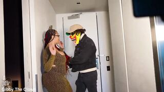 Super Duper Wench Gets Screwed Throughout The Walls At Celebrated Hotel In Vegas By A Clown