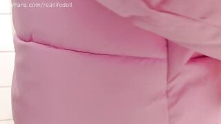 Helping preggo beauty wipe in the WC