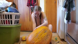 ????Cozy Exposed Pumpkin Carving!????
