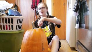 ????Cozy Exposed Pumpkin Carving!????