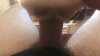 Je deviens excité pendant que je lèche sa chatte et me masturbe fleshlight
