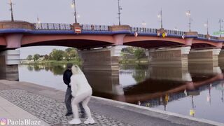 Złodziej chciał ukraść mi torebkę, musiałam go przekupić swoim tyłkiem - POLSKIE PORNO