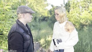 Facet publicznie proponuje mi IPHONA za zrobienie loda, zgodziłam się - POLSKIE PORNO