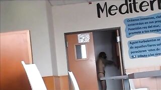 Pornsonick exhibicionista se cambia de modelos eróticos