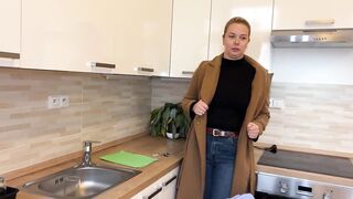 Sexy Real Estate Agent Gets Screwed By Large Knob Clients