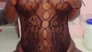 Felt so lewd and decided to make my snatch leak