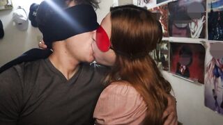 Ella es una experta besando y moviendo esa lengua ????????