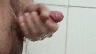 Maintenance in the shower. Inevitable to masturbate