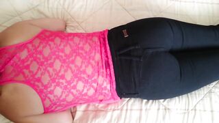 The maid's son enjoys my wife during the time that this guy records her and masturbates