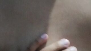 Mi'miga me ayuda a sacarme la leche