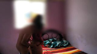 la meti a mi cuarto pa cogerla pero nos arruinaron el momento