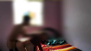 la meti a mi cuarto pa cogerla pero nos arruinaron el momento