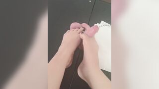 See what my feet can do. Pang can be pleasurable and hot!!!