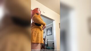 Thick Scooby Shaking Booty Showing Twat