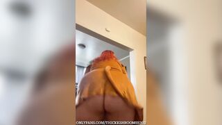 Thick Scooby Shaking Booty Showing Twat