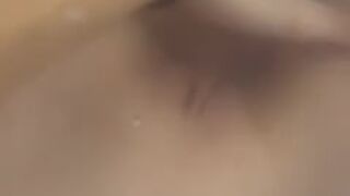 Mentre Aspetto lui .. MI Masturbo !