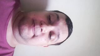 am dat bani la o curvă